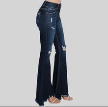 Load image into Gallery viewer, Petra High Rise Distressed Hem
