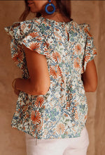 Load image into Gallery viewer, Vintage floral Top
