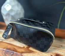 Load image into Gallery viewer, Checkered make up bag

