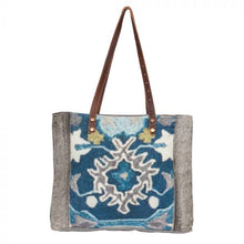 Load image into Gallery viewer, Delicate Love Tote
